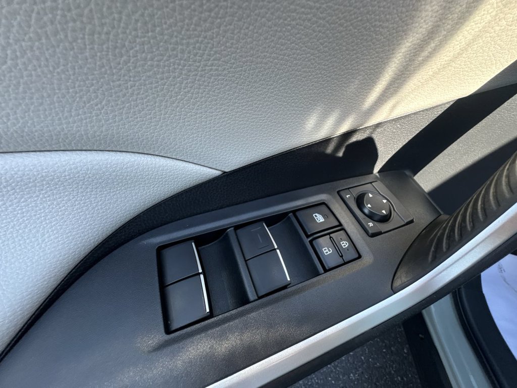Used 2021 Toyota RAV4 XLE Premium AWD/4WD image 19