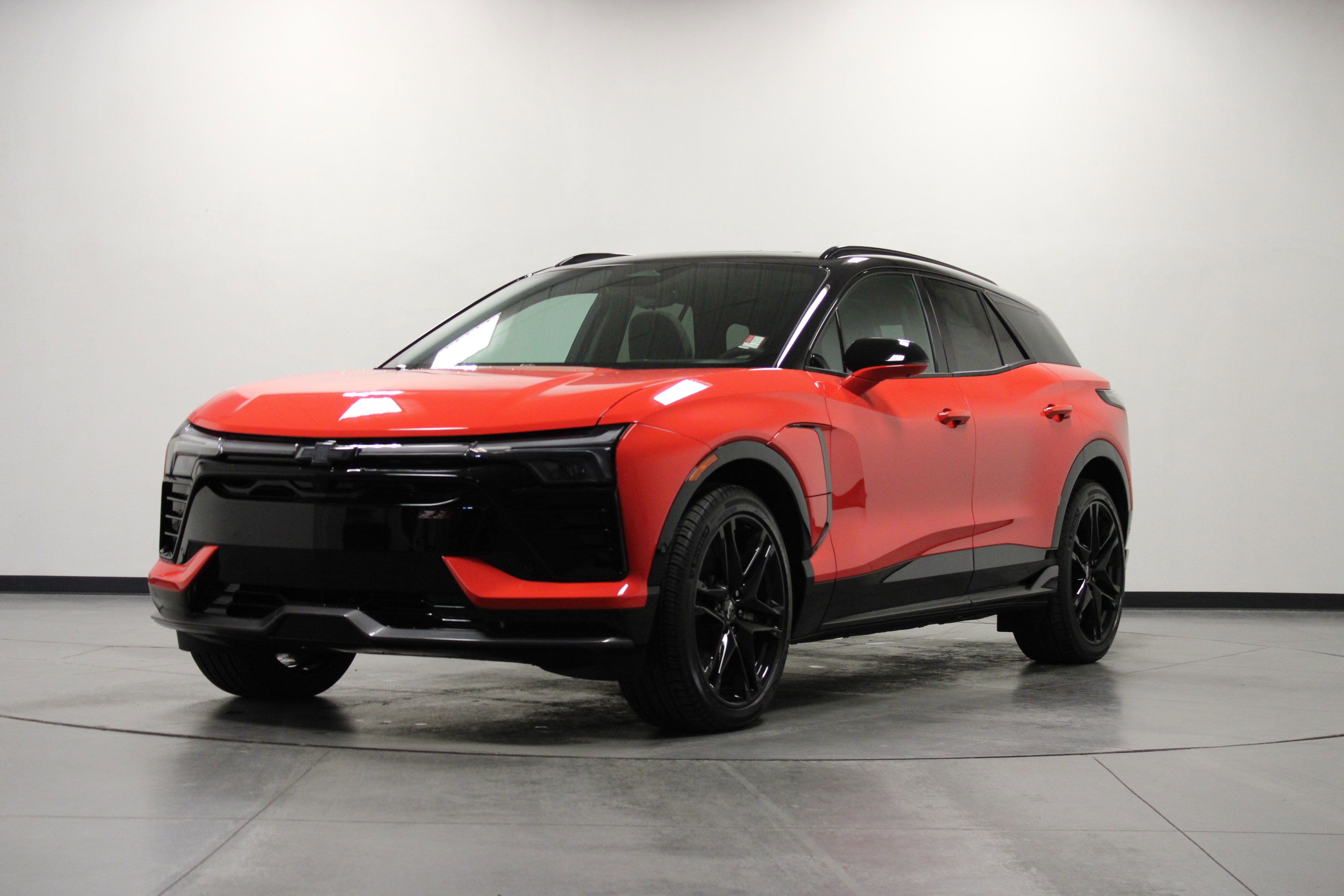 New 2026 Chevrolet Blazer EV SS w/ LPO, Blackout Package AWD/4WD image 8