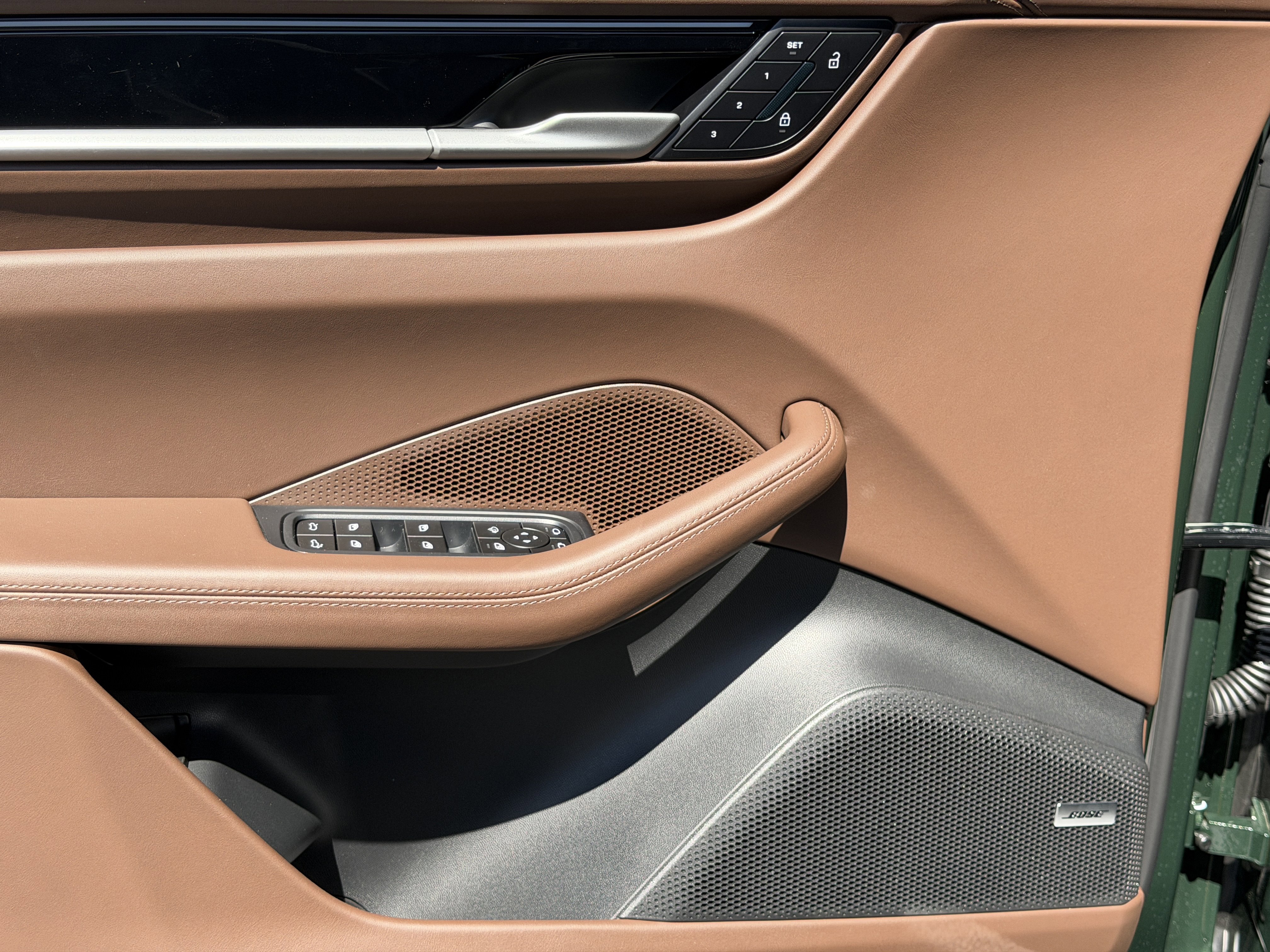 New 2026 Porsche Macan 4 Electric image 20