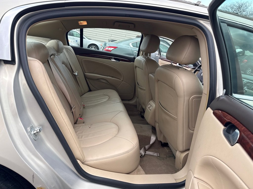 Used 2007 Buick Lucerne CXL w/ Luxury Package FWD image 11
