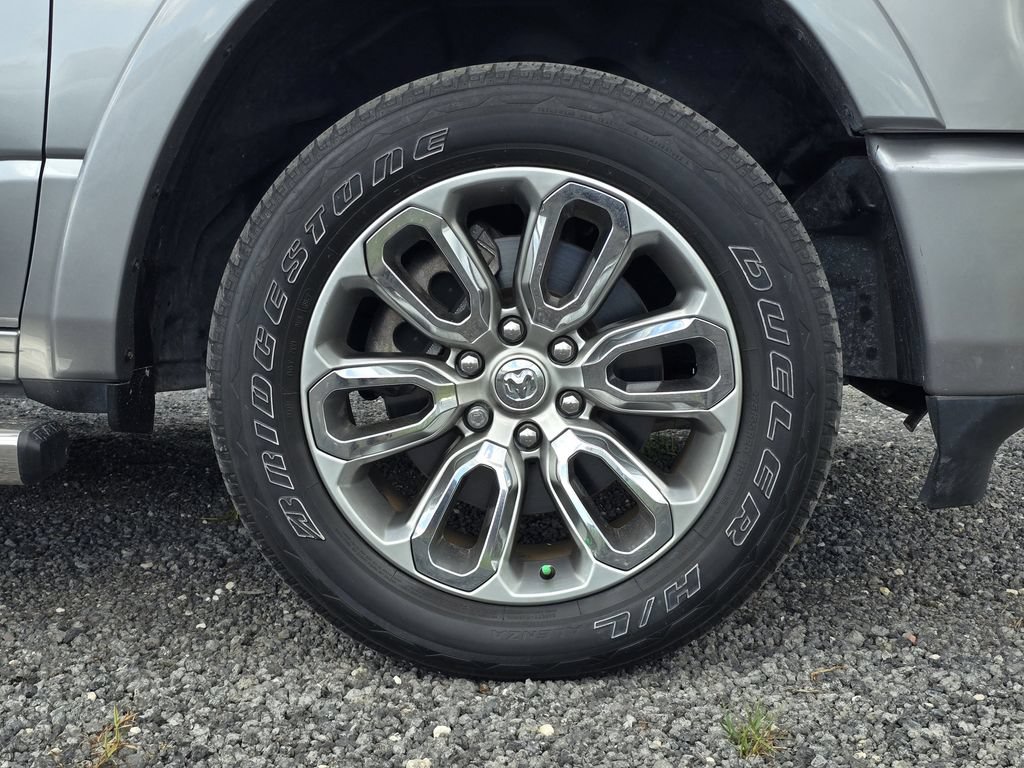 Used 2022 RAM 1500 Laramie w/ Sport Appearance Package AWD/4WD image 13