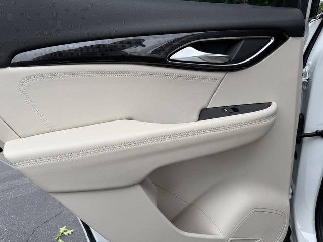 Used 2023 Buick Envision Essence FWD image 25