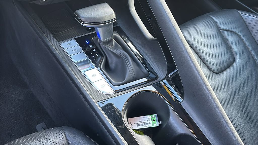 Used 2025 Hyundai Elantra Limited FWD image 21