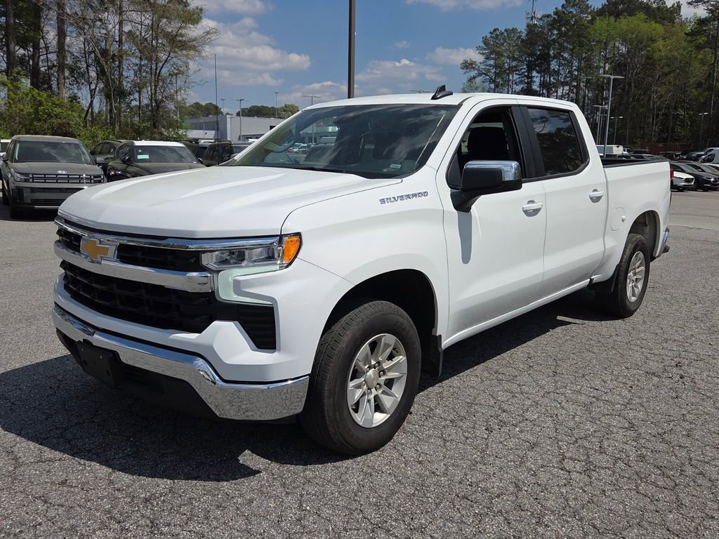Used 2025 Chevrolet Silverado 1500 LT RWD image 3