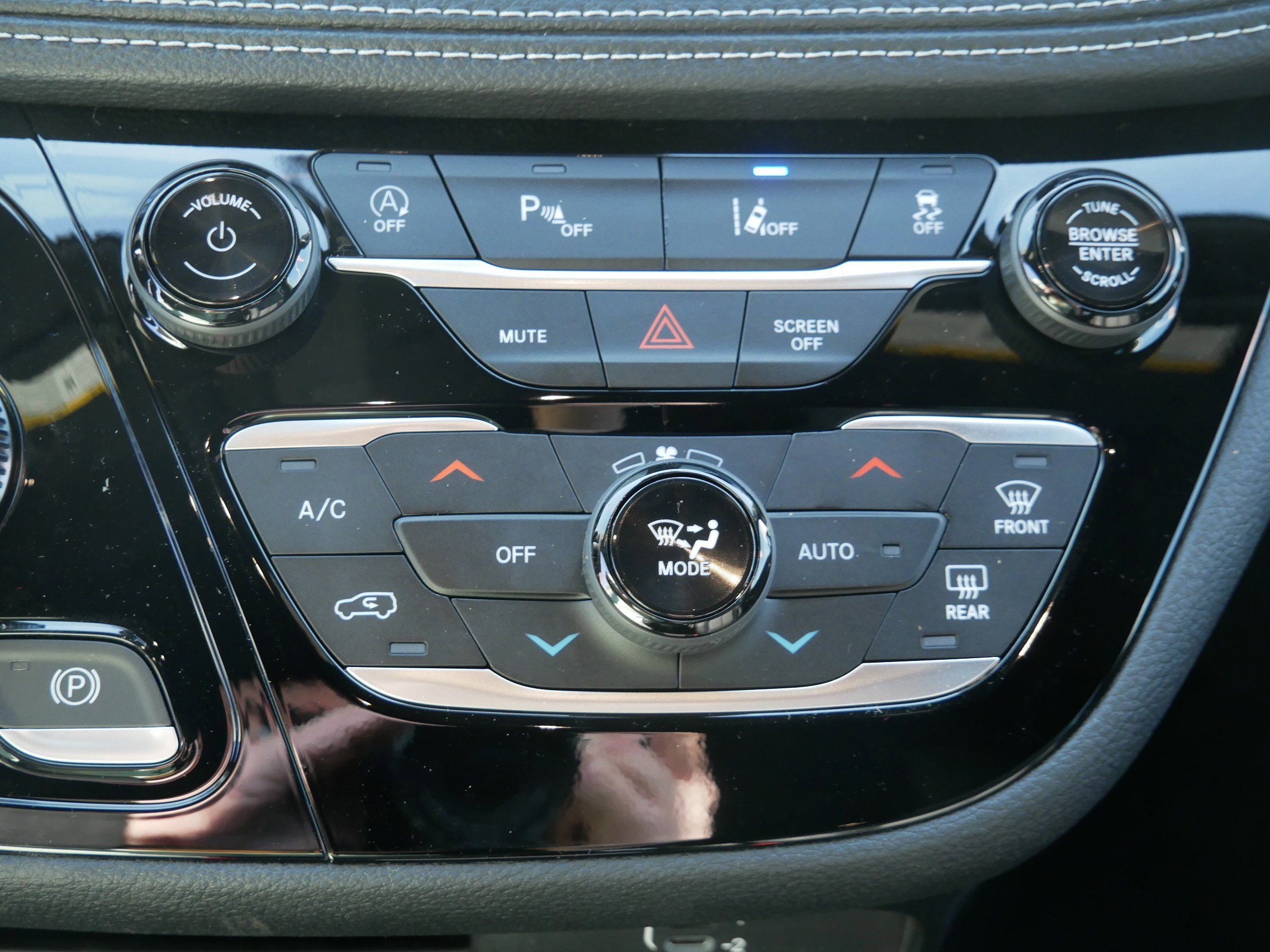 New 2026 Chrysler Pacifica Select FWD image 18