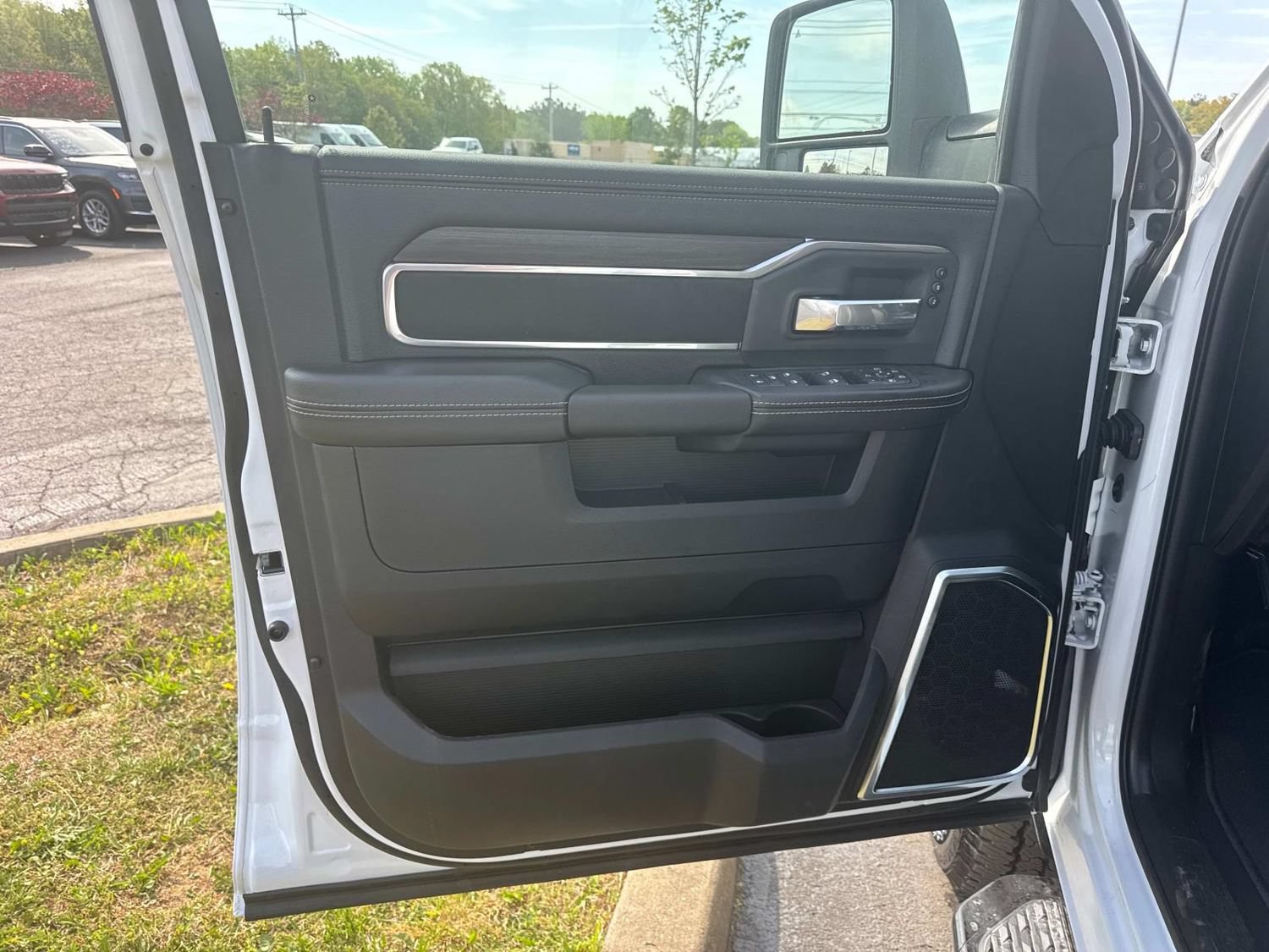 New 2026 RAM 2500 Laramie w/ Night Edition AWD/4WD image 25