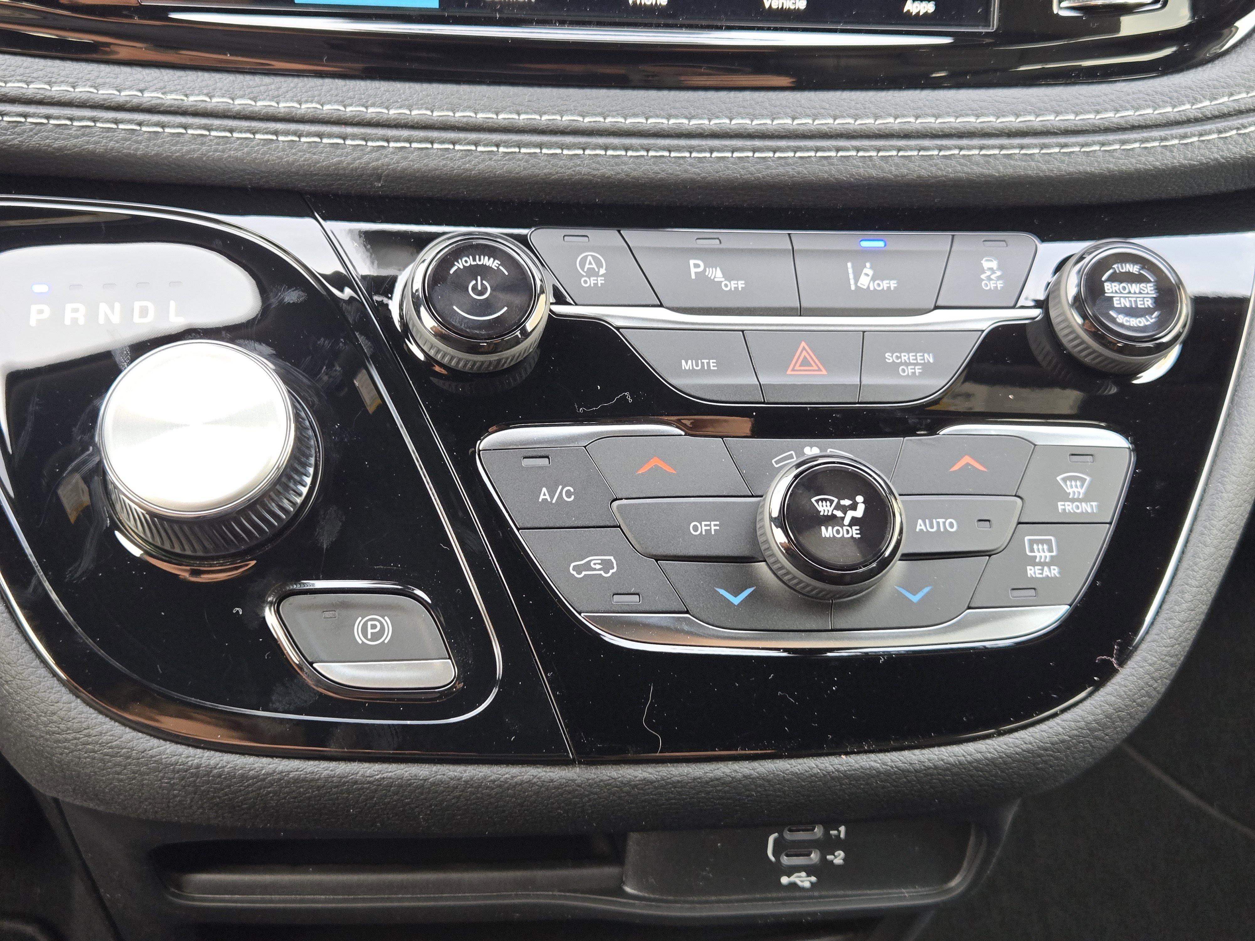 New 2026 Chrysler Pacifica Select image 15