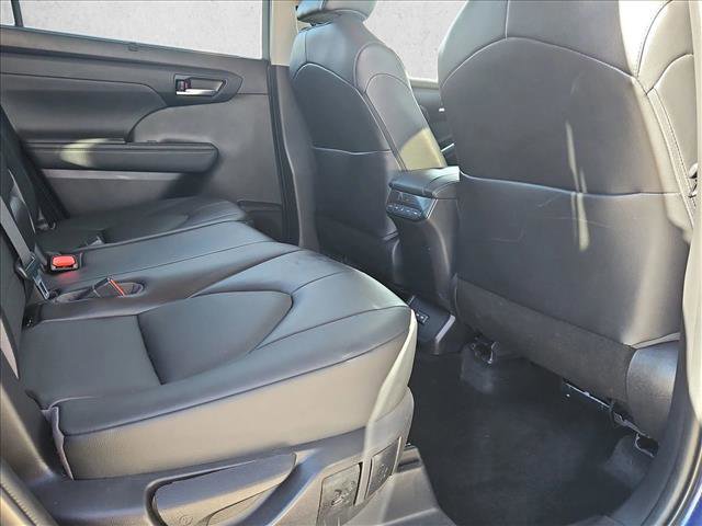 Used 2022 Toyota Highlander XLE image 22
