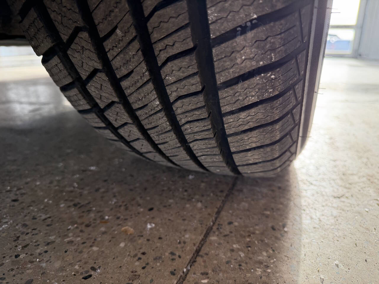 Used 2020 Toyota Highlander LE image 9