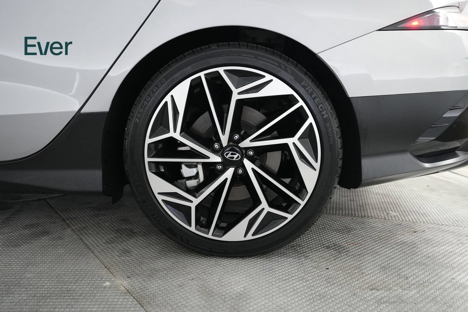 Used 2024 Hyundai Ioniq 6 Limited RWD image 9
