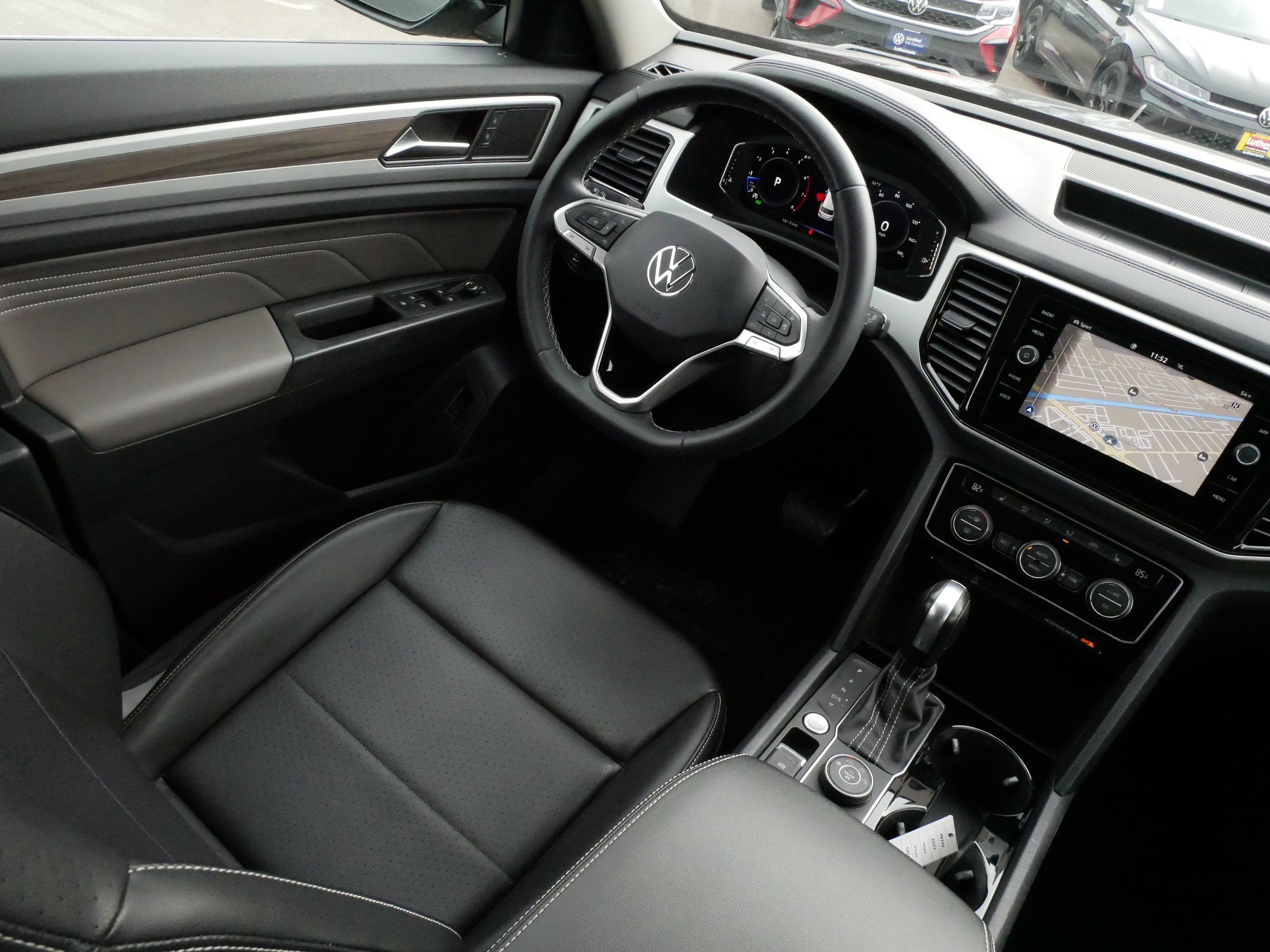 Used 2022 Volkswagen Atlas SEL image 9