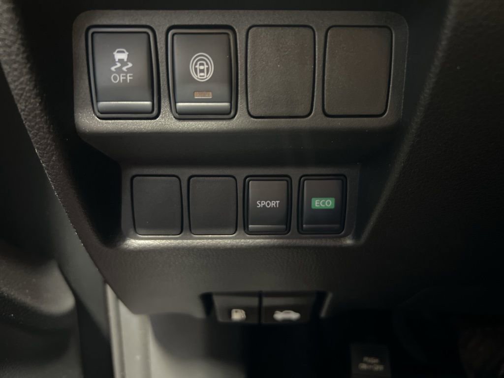 Used 2022 Nissan Rogue Sport S image 41