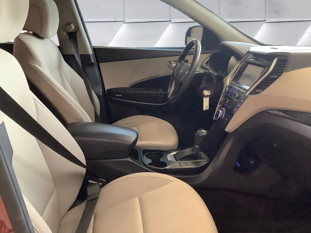 Used 2017 Hyundai Santa Fe SE image 13