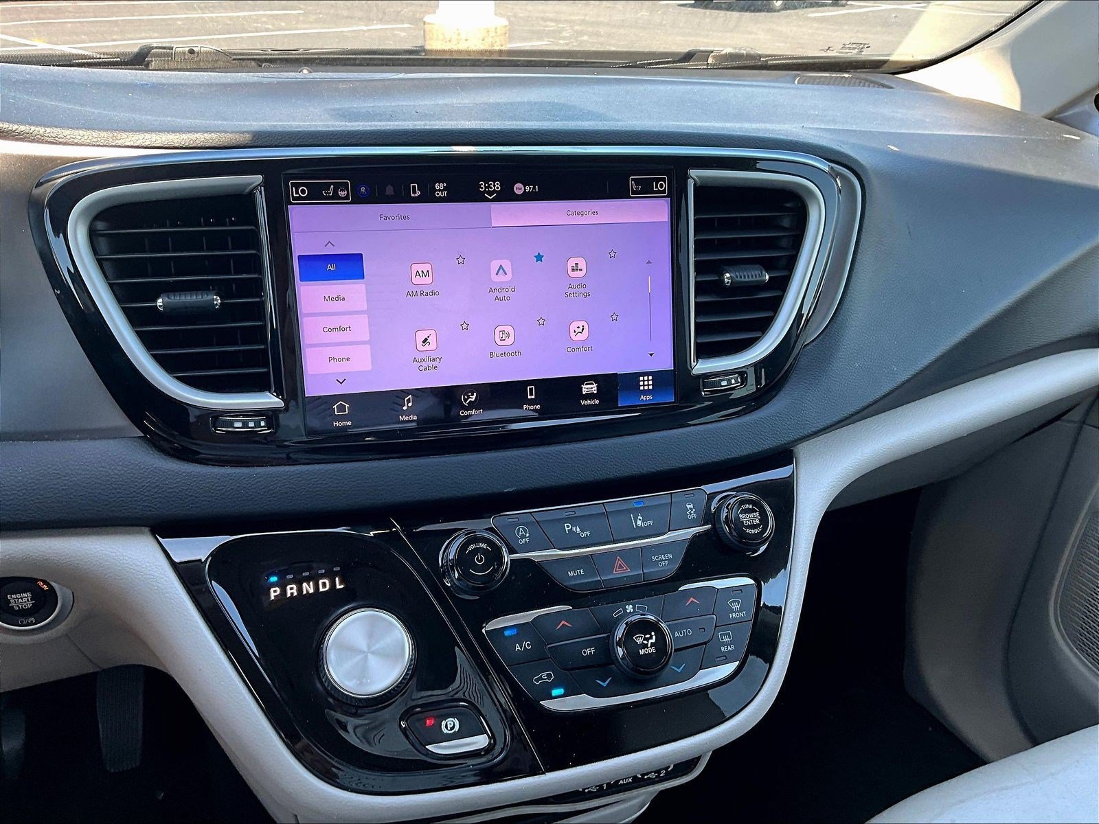 Used 2021 Chrysler Pacifica Touring-L FWD image 15