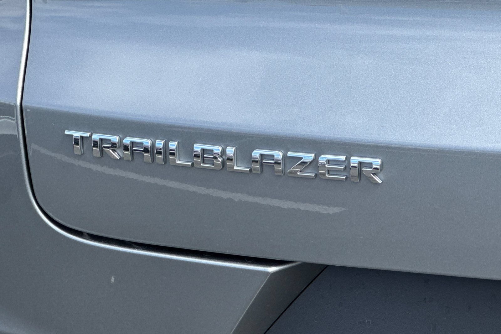 Used 2023 Chevrolet TrailBlazer LT FWD image 47