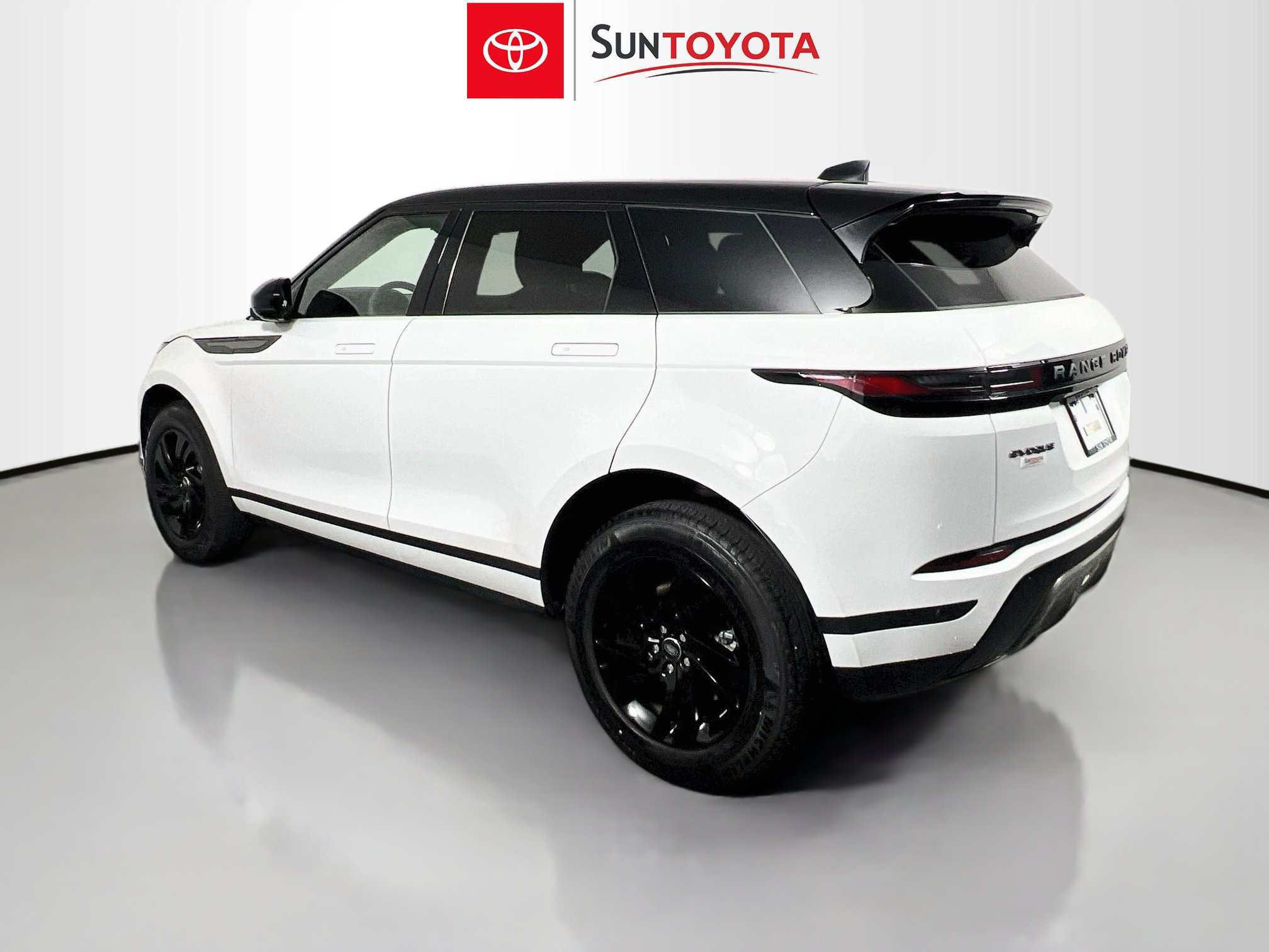 Used 2025 Land Rover Range Rover Evoque S AWD/4WD image 6