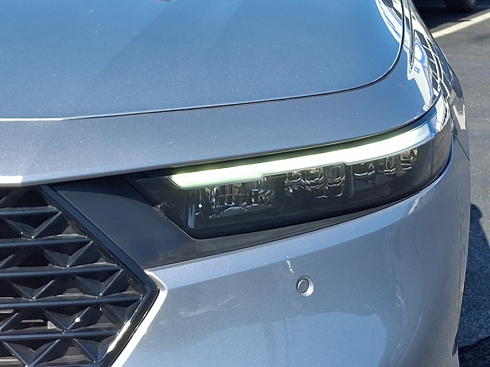 Used 2024 Honda Accord Touring image 9