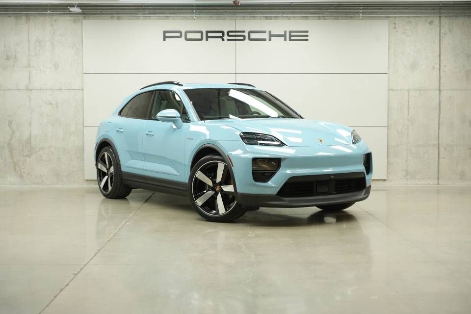New 2026 Porsche Macan 4 Electric AWD/4WD image 9