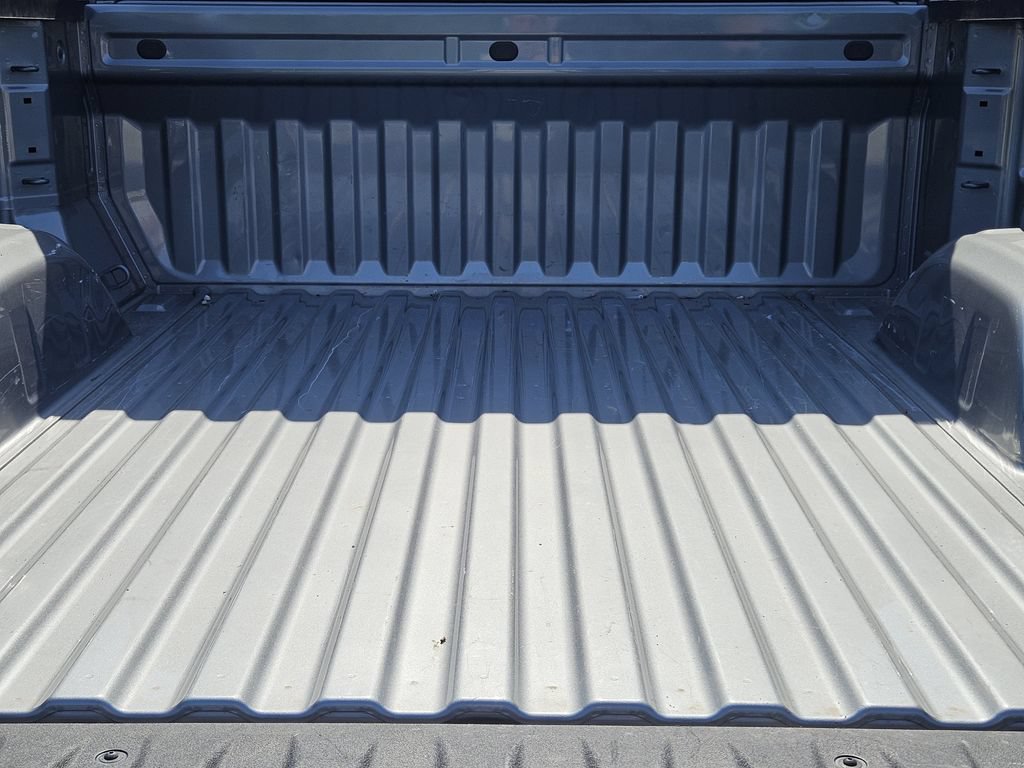 Used 2025 Chevrolet Silverado 1500 LT RWD image 24