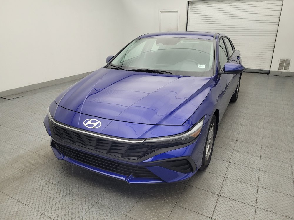 Used 2025 Hyundai Elantra SE FWD image 15