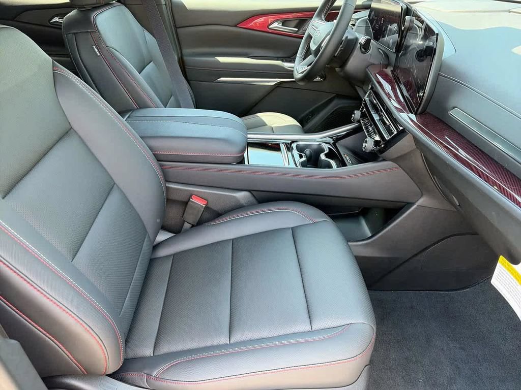 New 2026 Chevrolet Traverse Z71 w/ Driver Confidence Package AWD/4WD image 9