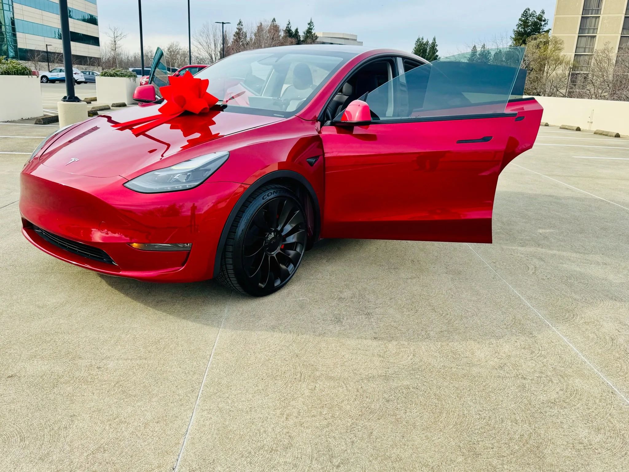 Used 2024 Tesla Model Y Performance image 32