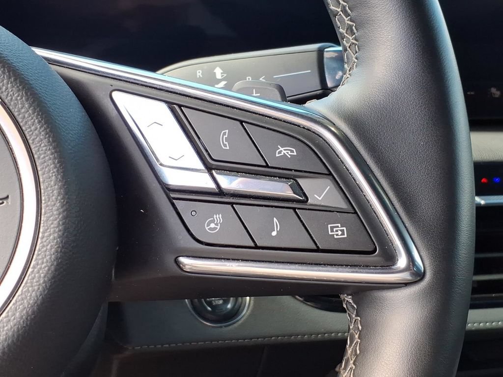 Used 2025 Buick Enclave Preferred AWD/4WD image 23