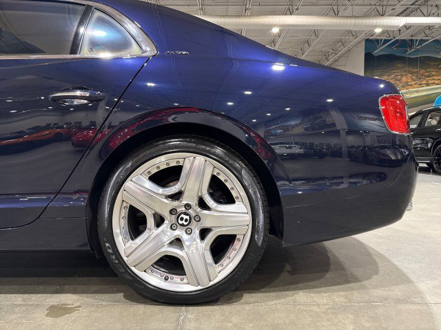 Used 2015 Bentley Flying Spur W12 image 23