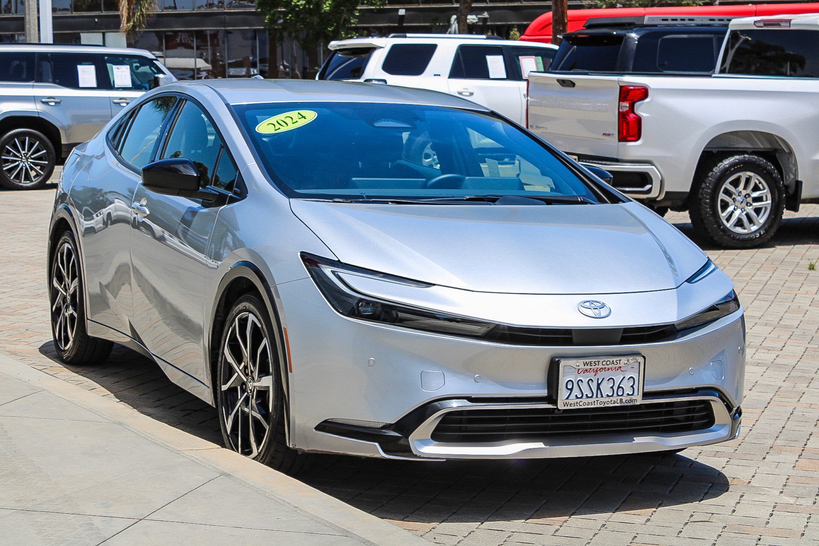 Certified 2024 Toyota Prius Prime FWD image 3