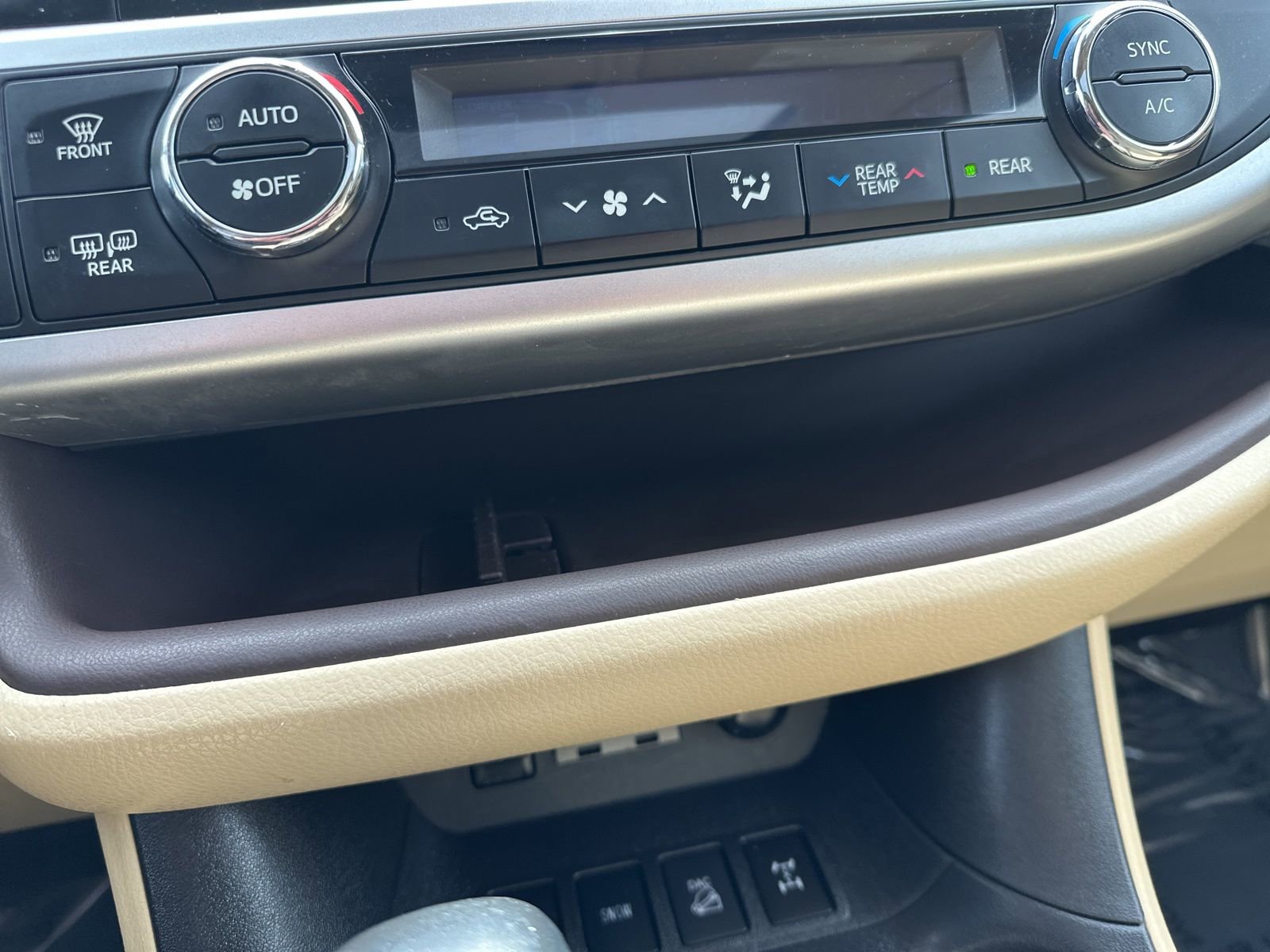 Used 2019 Toyota Highlander XLE AWD/4WD image 61