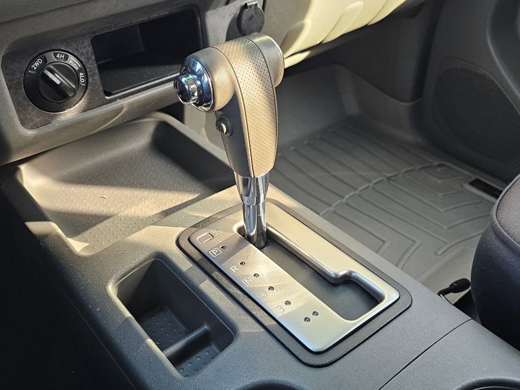 Used 2006 Nissan Frontier SE w/ (P01) Power Pkg image 25