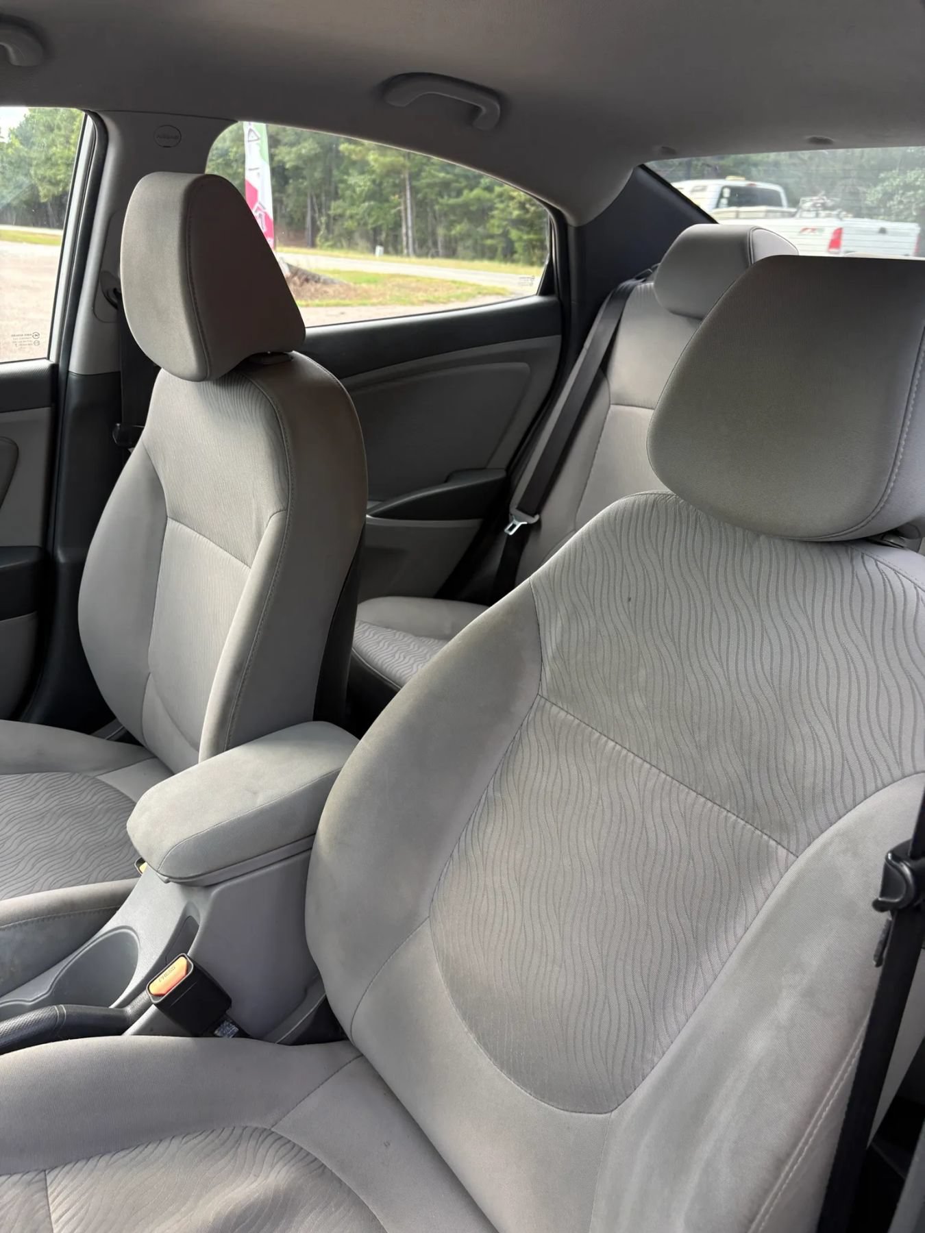 Used 2014 Hyundai Accent GLS w/ Option Group 2 FWD image 9