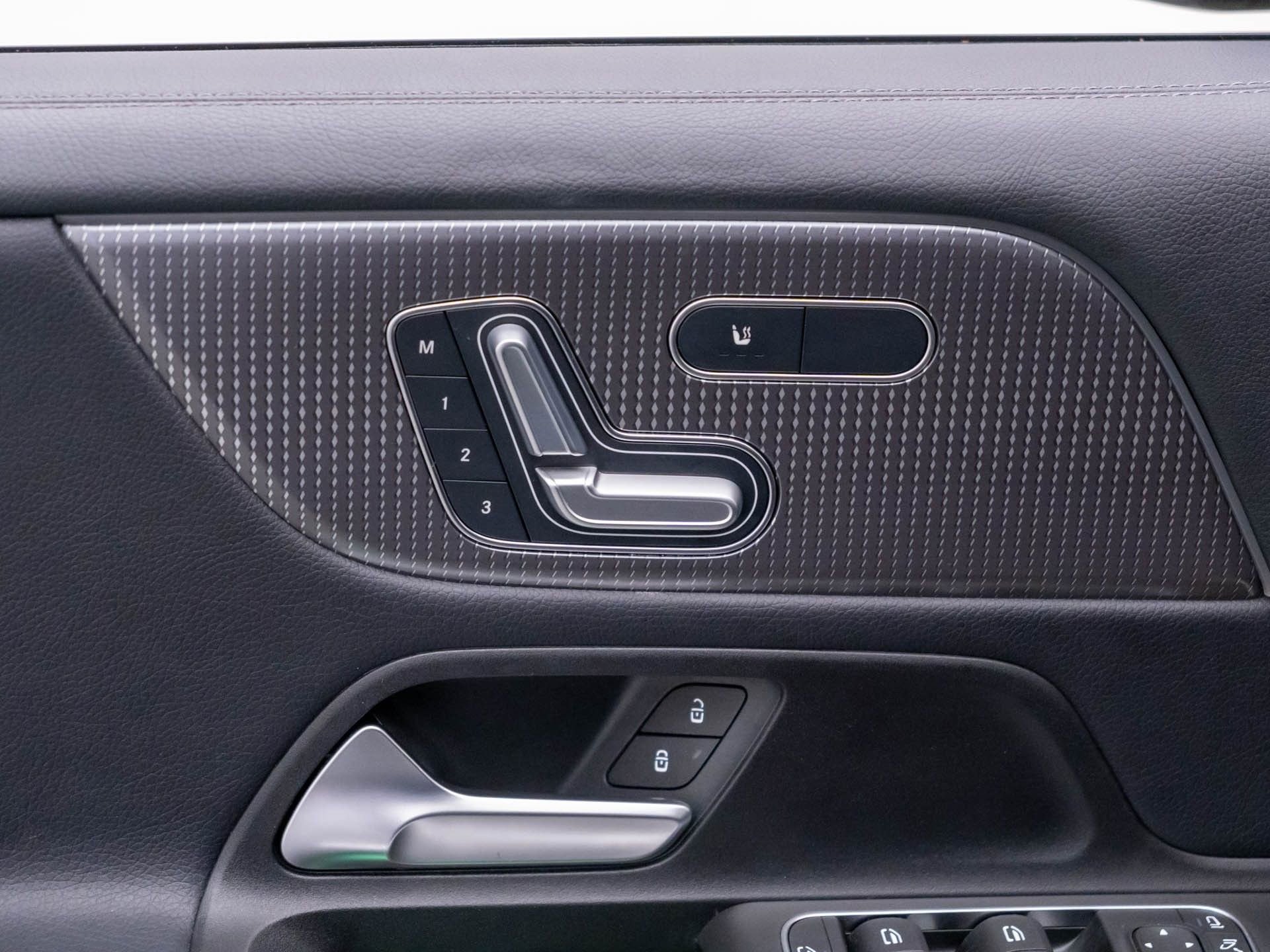 Certified 2023 Mercedes-Benz GLB 250 4MATIC image 15