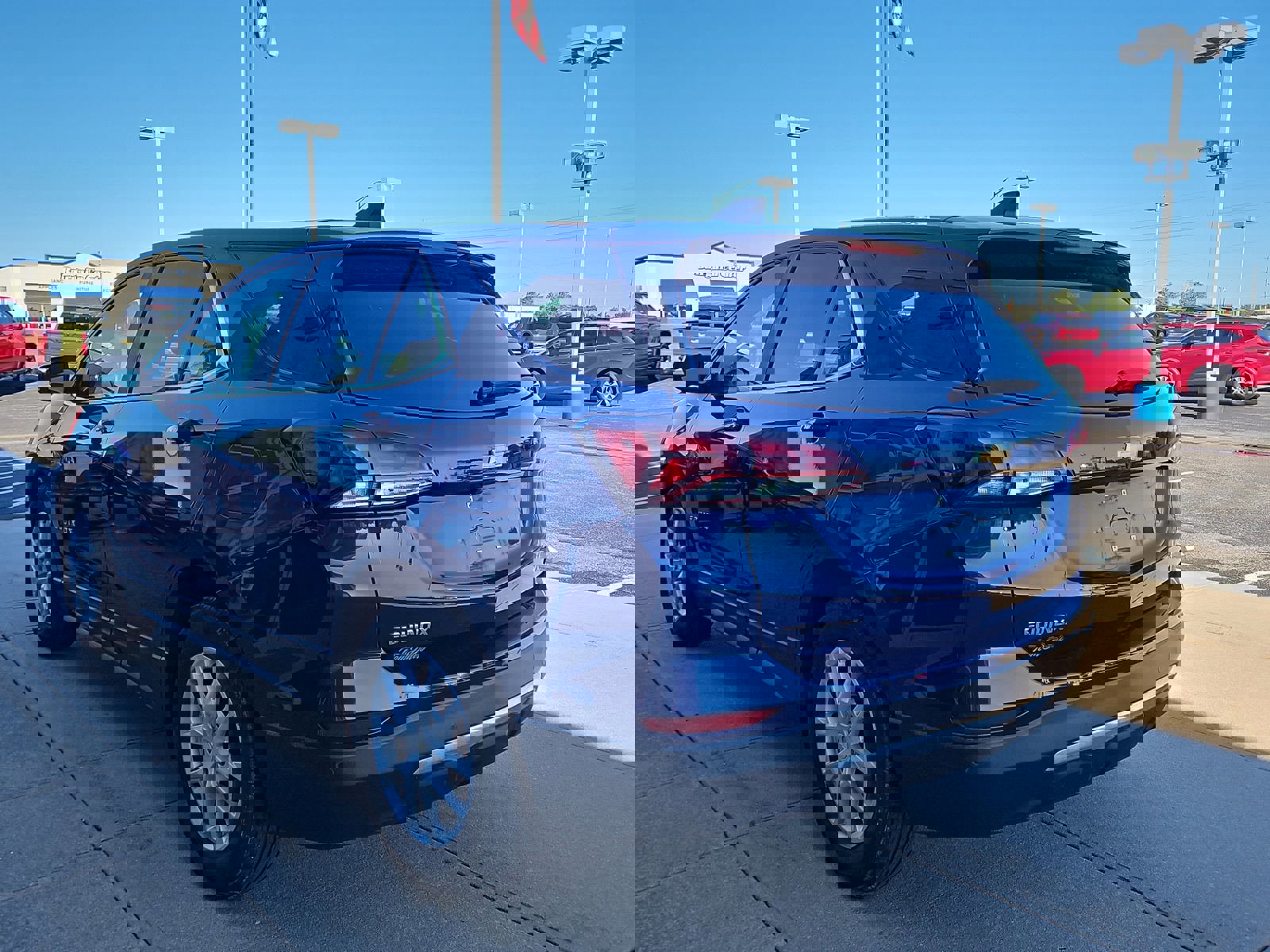 Used 2023 Chevrolet Equinox LT image 3