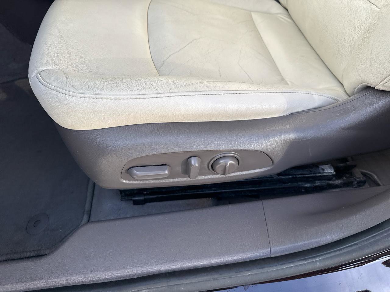 Used 2020 Chevrolet Malibu LT w/ Leather Package FWD image 11