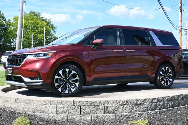 Used 2022 Kia Carnival EX