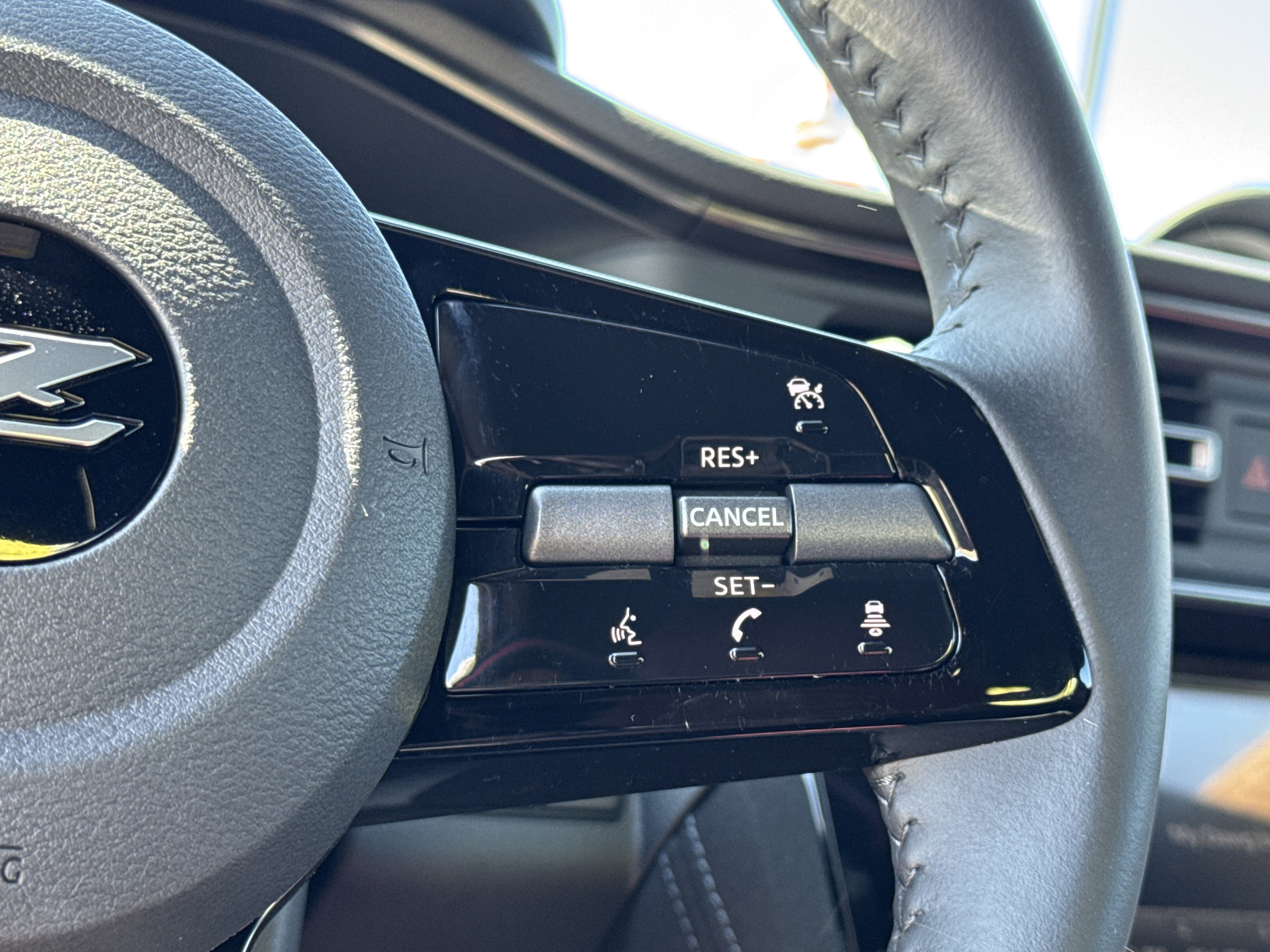 Used 2025 Nissan Z Sport w/ Floor Mat Package image 20