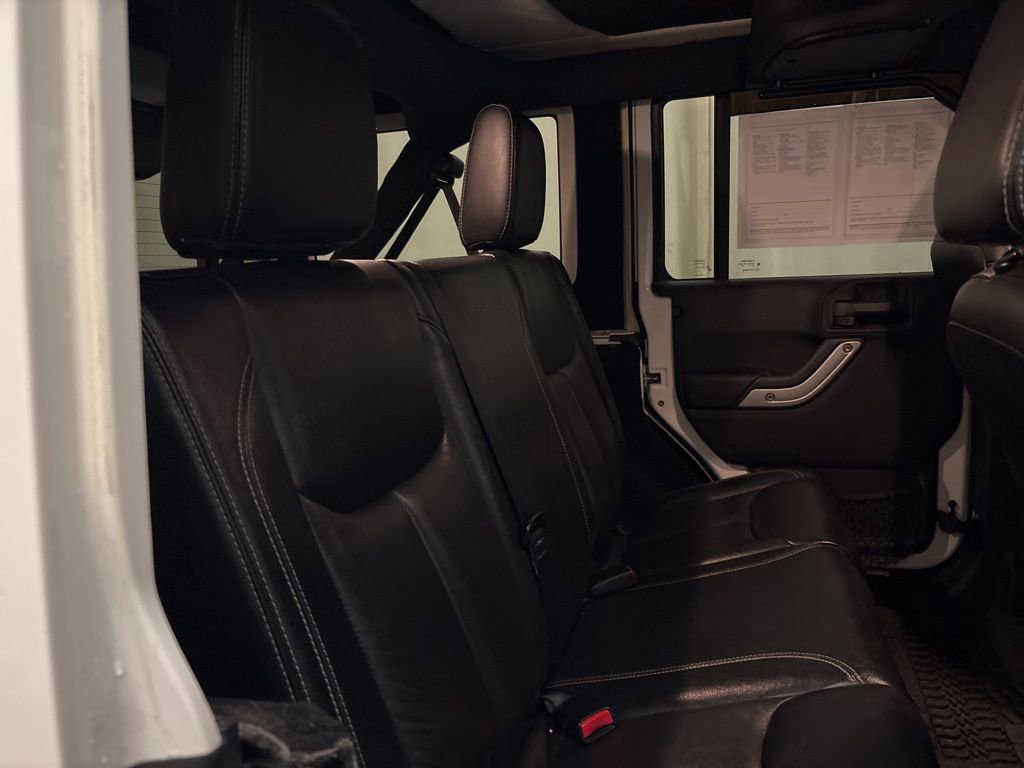 Used 2015 Jeep Wrangler Unlimited Rubicon w/ Dual Top Group image 22