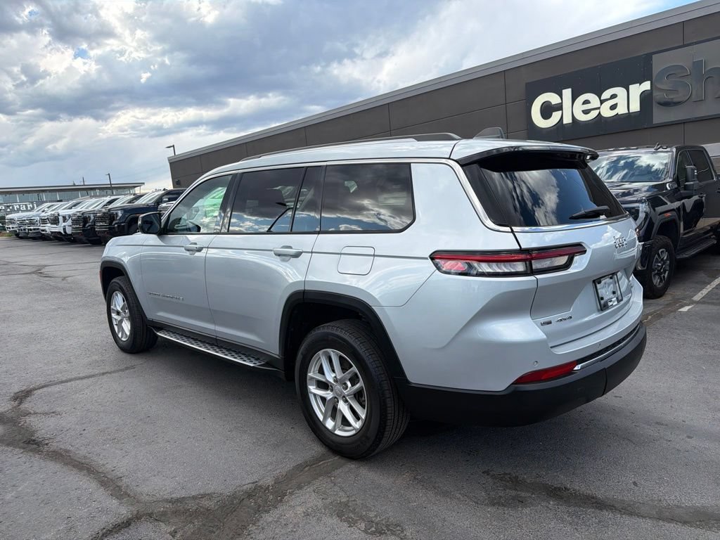 Used 2022 Jeep Grand Cherokee L Laredo w/ Luxury Tech Group I AWD/4WD image 4