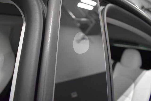 Used 2025 Tesla Model Y Long Range image 34