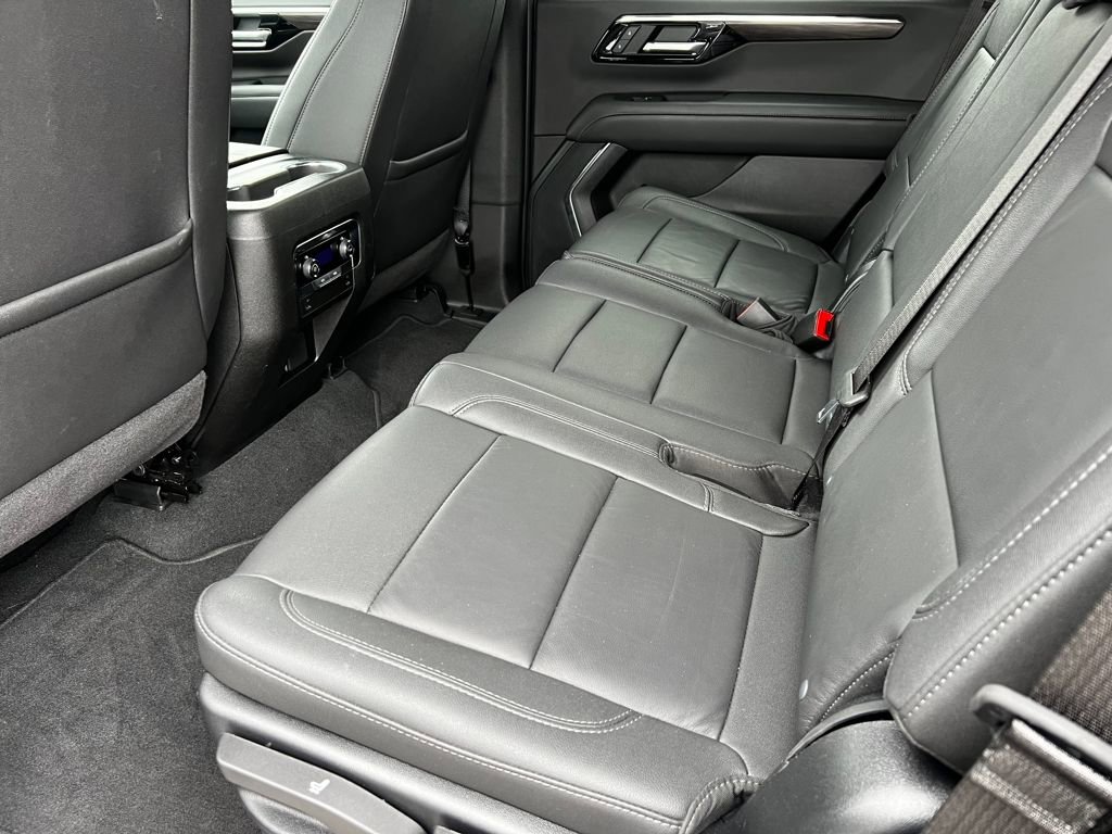 Used 2025 Chevrolet Tahoe LT image 11