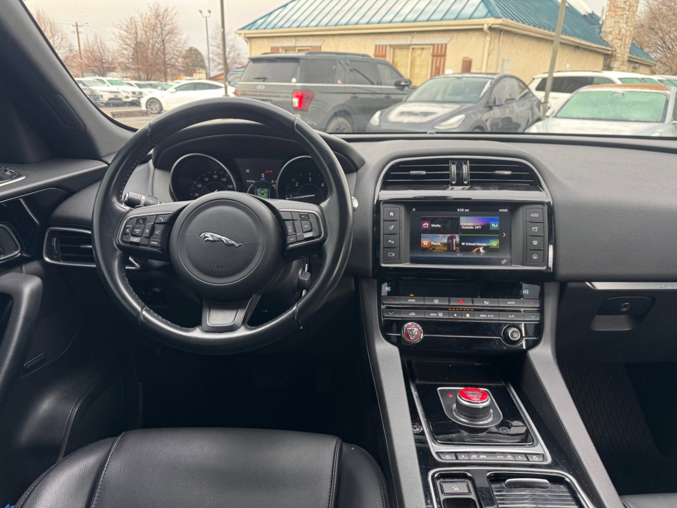 Used 2018 Jaguar F-PACE Premium image 12