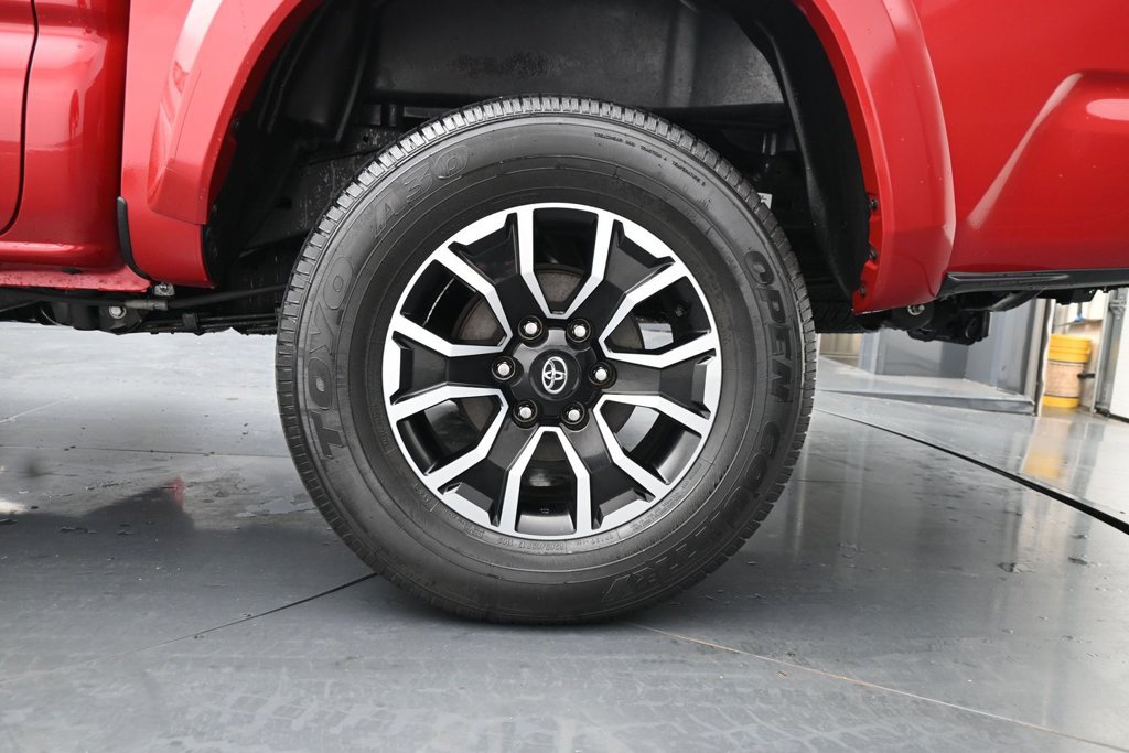 Used 2022 Toyota Tacoma TRD Sport w/ TRD Premium Sport Package AWD/4WD image 14