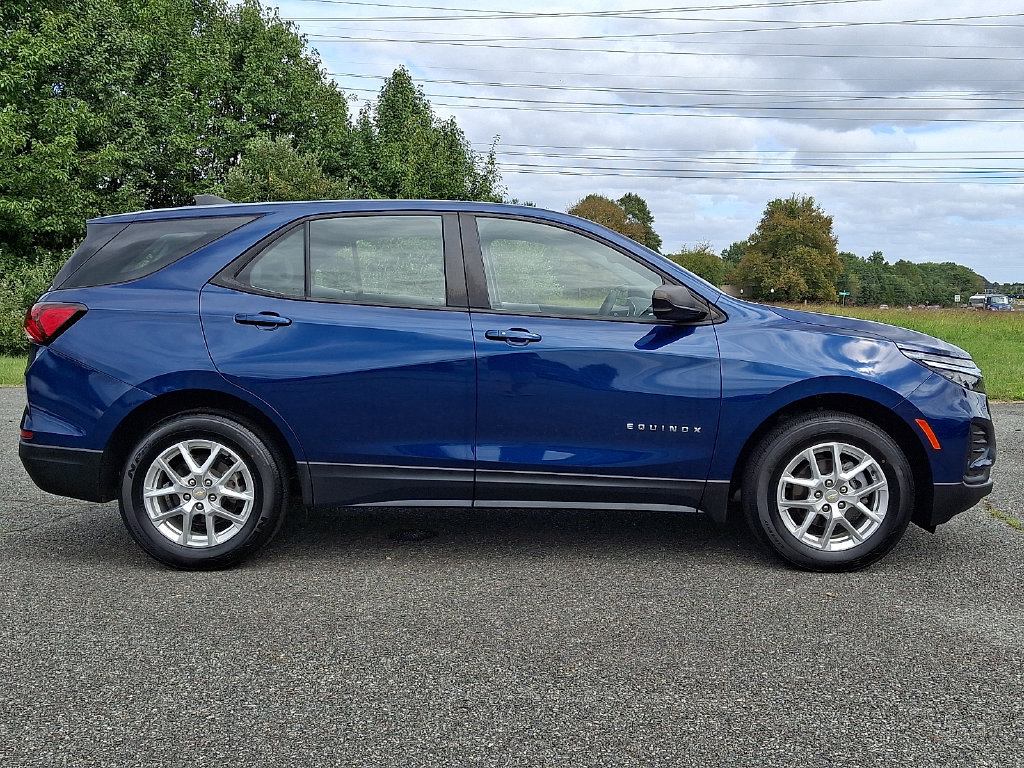 Certified 2022 Chevrolet Equinox LS FWD image 8