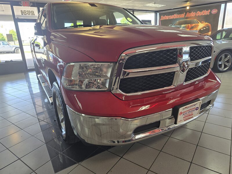 Used 2019 RAM 1500 Classic SLT image 3