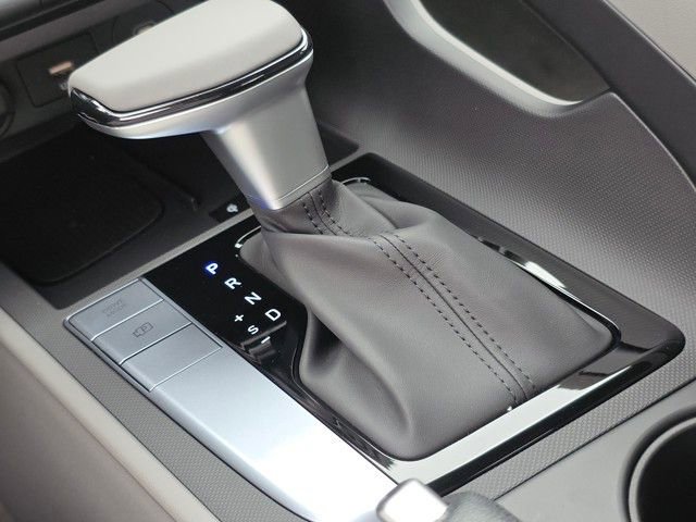 Certified 2025 Hyundai Elantra Sport image 10