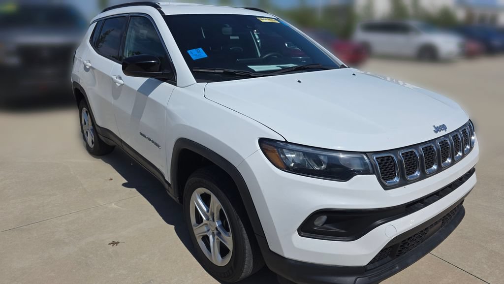 Used 2023 Jeep Compass Latitude AWD/4WD image 7