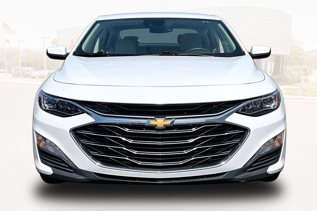 Used 2024 Chevrolet Malibu LT FWD image 2