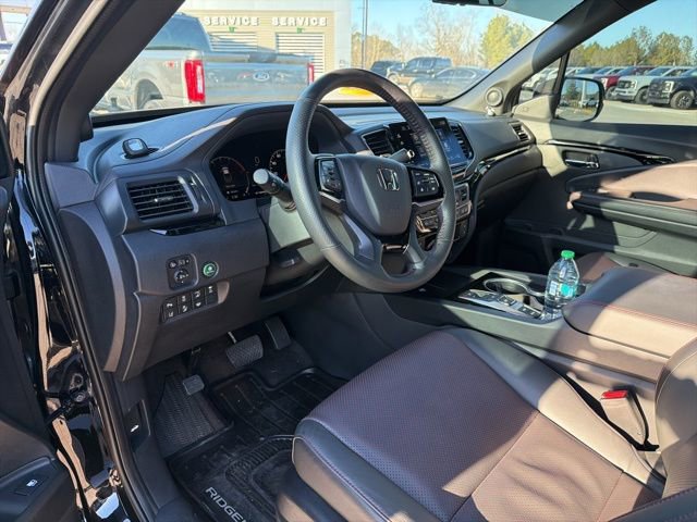 Used 2025 Honda Ridgeline Black Edition image 17