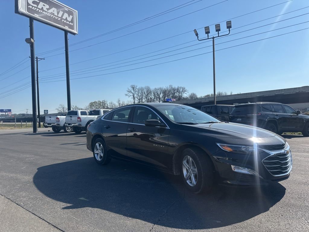 Used 2024 Chevrolet Malibu LT FWD image 3